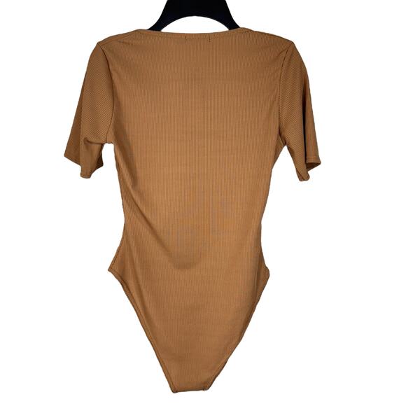 Nasty Gal SZ 4 Such a Square Bodysuit Top Ribbed Short Sleeve Stretch New - Picture 3 of 7